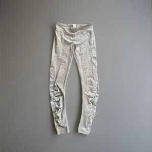 Ivivva by lululemon fitted leggings in grey size youth 10